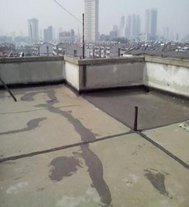 公安漏水维修 楼顶漏水是什么原因，楼顶漏水维修方法是什么?